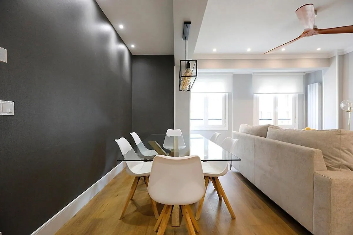 Apartamento Con Parking A 15 De La Playa San Sebastián Lägenhet